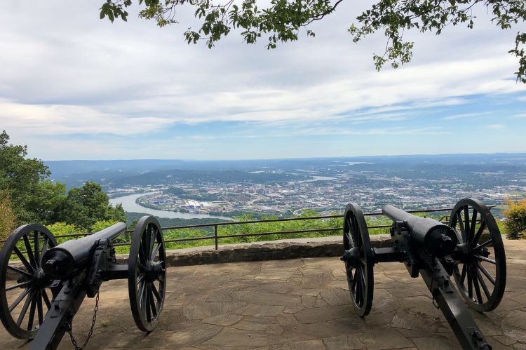 are dogs allowed at lookout mountain tn